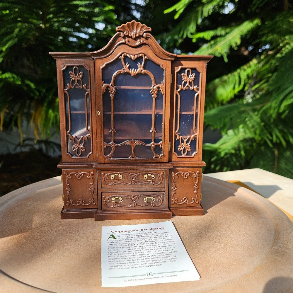 Chippendale Goebel Breakfront Cabinet 1:12 Scale